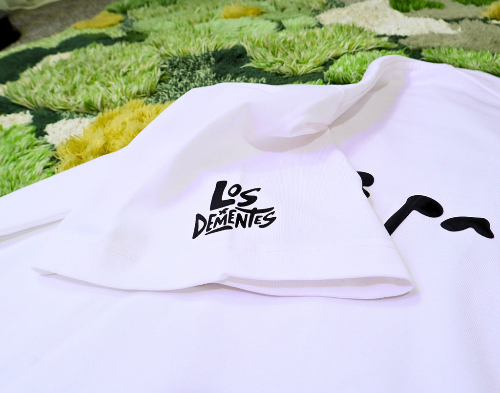 “Un Favor” Tee